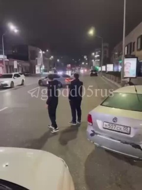 18-летнему водителю «BMW M5» грозит уголовное дело за опасные манёвры на улице Ярагского в Махачкале (дрифт, выезд на встречку)