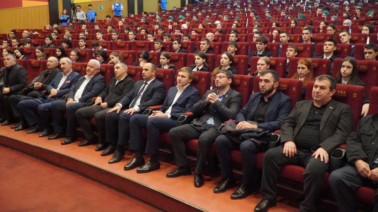 В Каспийске провели крупную военно-патриотическую конференцию «Есть такая профессия — Родину защищать!» В Каспийске провели крупную военно-патриотическую конференцию «Есть такая профессия — Родину защищать!»