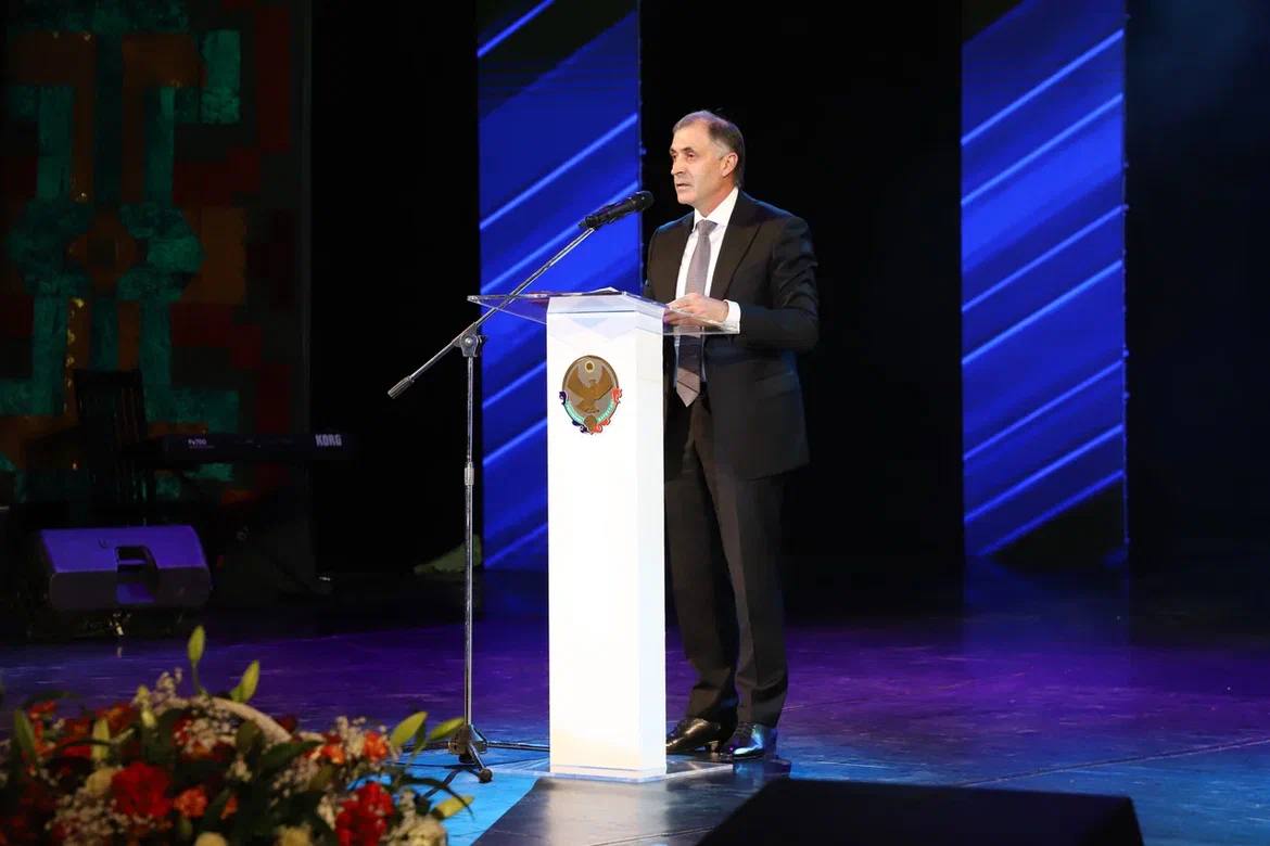 Лакскому театру - 90!. Накануне свой 90-летний юбилей отметил Лакский музыкально-драматический театр им.Э.Капиева! Торжественный вечер состоялся в большом зале Русского театра Лакскому театру - 90!. Накануне свой 90-летний юбилей отметил Лакский музыкально-драматический театр им.Э.Капиева! Торжественный вечер состоялся в большом зале Русского театра