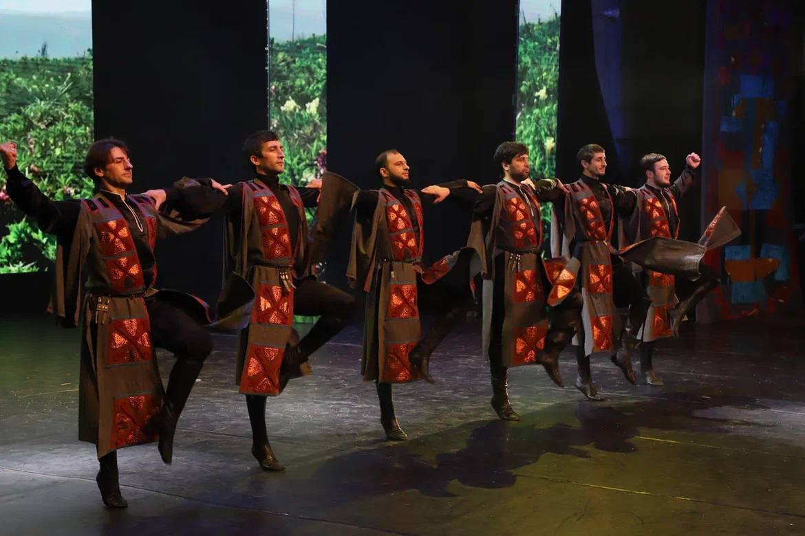 Лакскому театру - 90!. Накануне свой 90-летний юбилей отметил Лакский музыкально-драматический театр им.Э.Капиева! Торжественный вечер состоялся в большом зале Русского театра Лакскому театру - 90!. Накануне свой 90-летний юбилей отметил Лакский музыкально-драматический театр им.Э.Капиева! Торжественный вечер состоялся в большом зале Русского театра