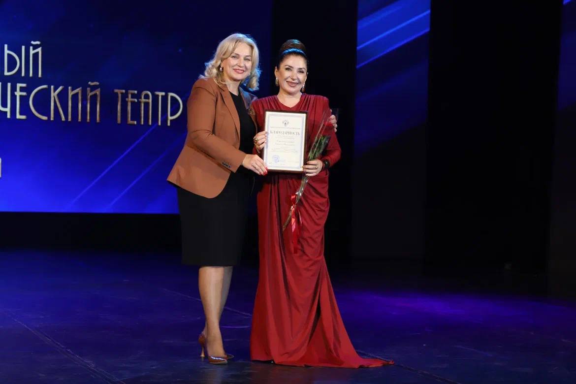 Лакскому театру - 90!. Накануне свой 90-летний юбилей отметил Лакский музыкально-драматический театр им.Э.Капиева! Торжественный вечер состоялся в большом зале Русского театра Лакскому театру - 90!. Накануне свой 90-летний юбилей отметил Лакский музыкально-драматический театр им.Э.Капиева! Торжественный вечер состоялся в большом зале Русского театра