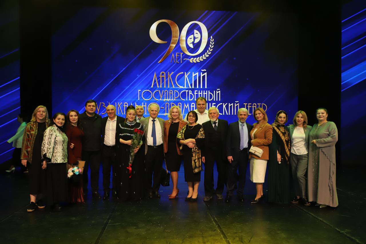 Больше фотографий с церемонии награждения -