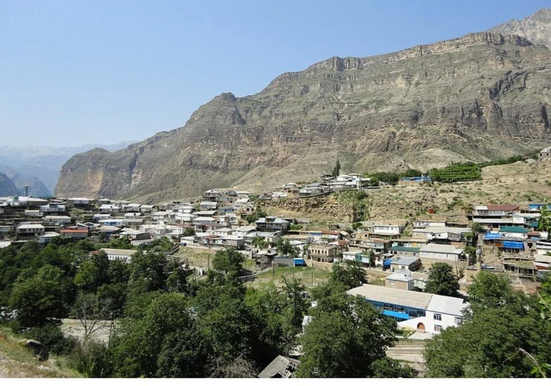 В поездке спикера парламента сопровождают Первый заместитель Председателя НС РД Юрий Левицкий, заместитель Председателя НС РД Камил Давдиев, депутаты НС РД, представители министерств и ведомств В поездке спикера парламента сопровождают Первый заместитель Председателя НС РД Юрий Левицкий, заместитель Председателя НС РД Камил Давдиев, депутаты НС РД, представители министерств и ведомств