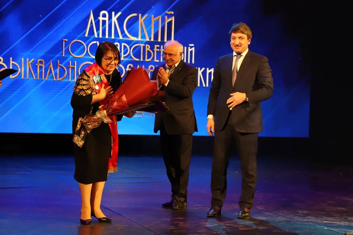 Лакскому театру - 90!. Накануне свой 90-летний юбилей отметил Лакский музыкально-драматический театр им.Э.Капиева! Торжественный вечер состоялся в большом зале Русского театра Лакскому театру - 90!. Накануне свой 90-летний юбилей отметил Лакский музыкально-драматический театр им.Э.Капиева! Торжественный вечер состоялся в большом зале Русского театра