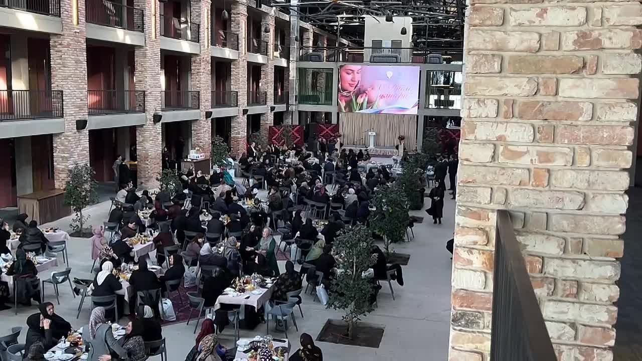 Праздник тех, чья любовь бесконечна: в Махачкале проходит мероприятие ко Дню матери