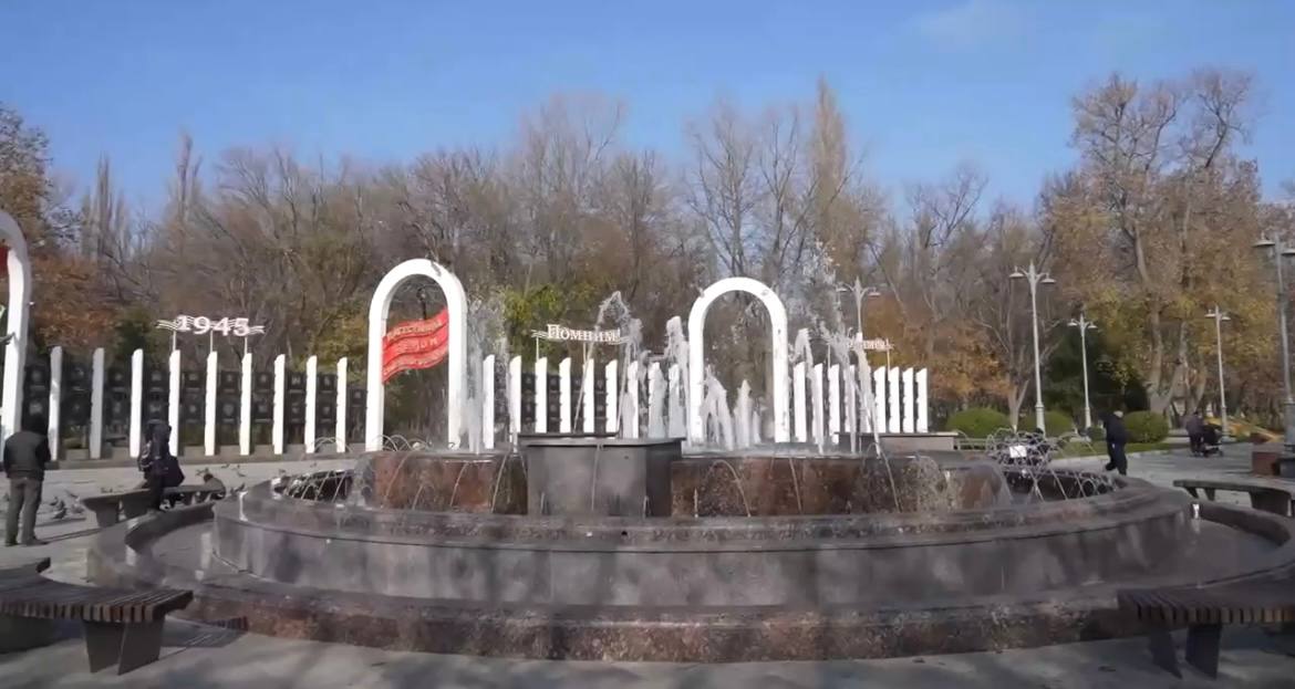 На ключевых локациях Махачкалы заработали фонтаны