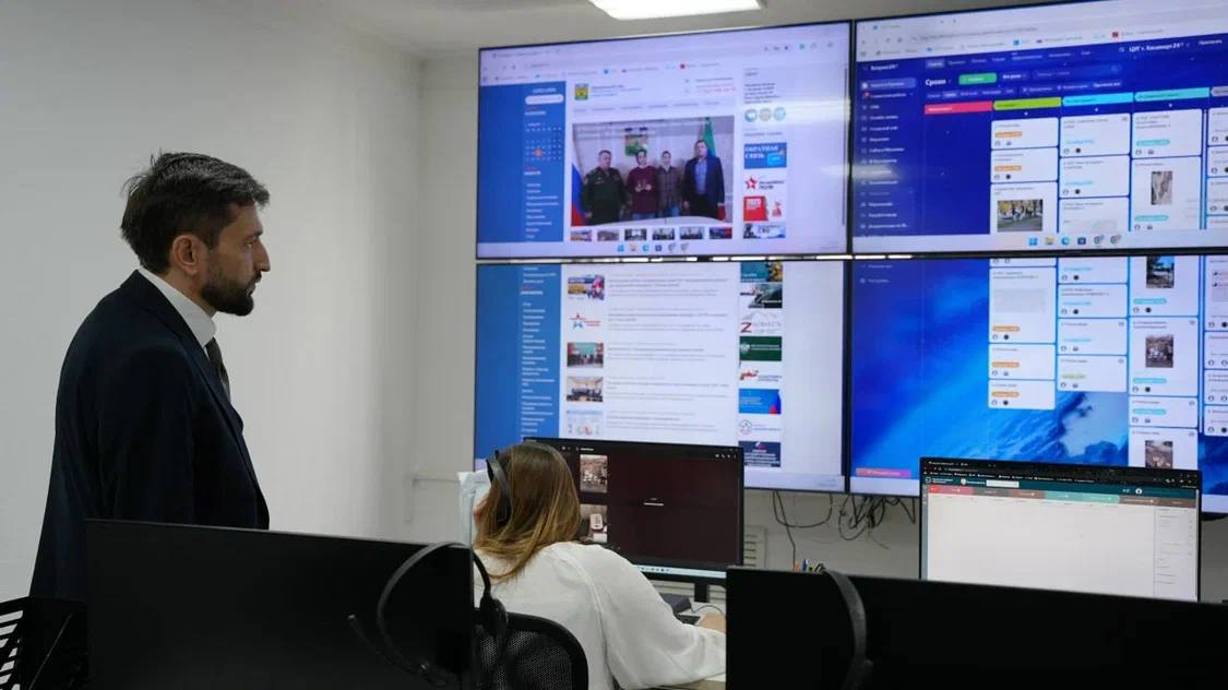 Руководитель Агентства информации и печати Дагестана Арсен Юсупов провел личный прием граждан в г. Хасавюрте Руководитель Агентства информации и печати Дагестана Арсен Юсупов провел личный прием граждан в г. Хасавюрте