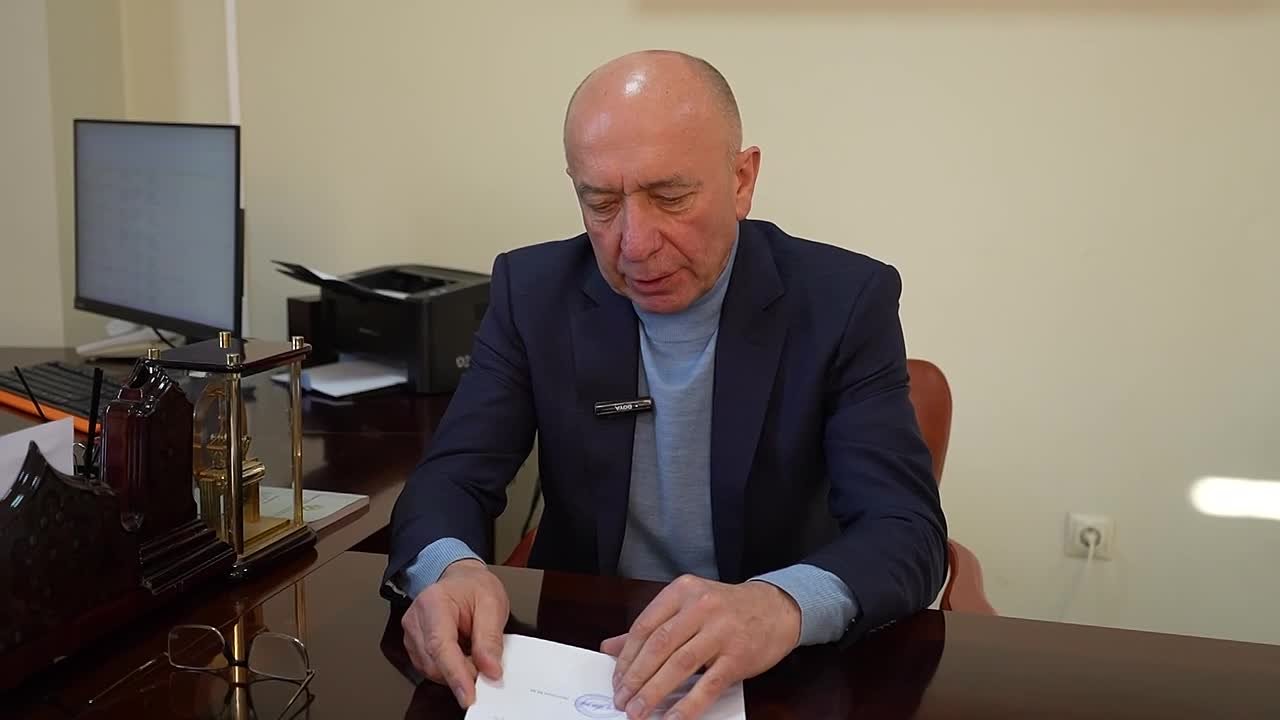 В связи с объявлениями в общественном транспорте о повышении стоимости проезда в столице, в Управлении транспорта, связи и дорожного хозяйства Махачкалы состоялась встреча с представителями компаний-перевозчиков