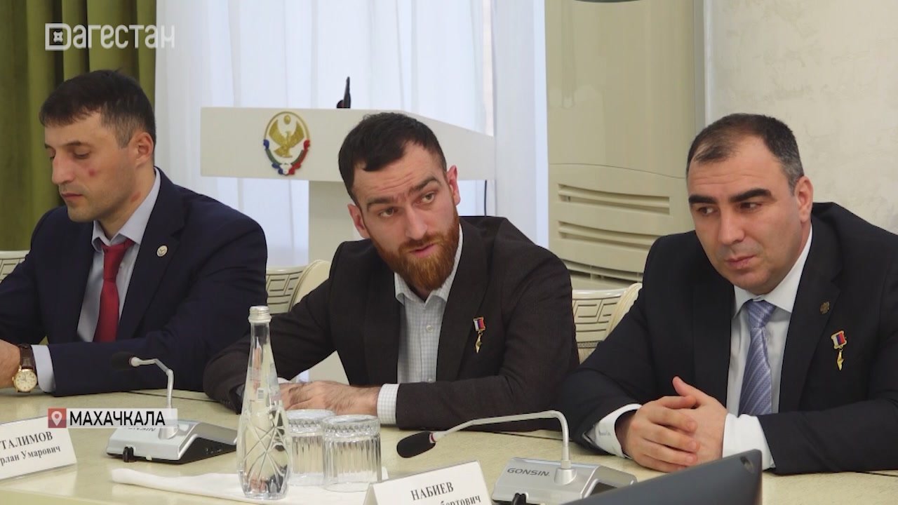 Глава Дагестана встретился с родными участников спецоперации