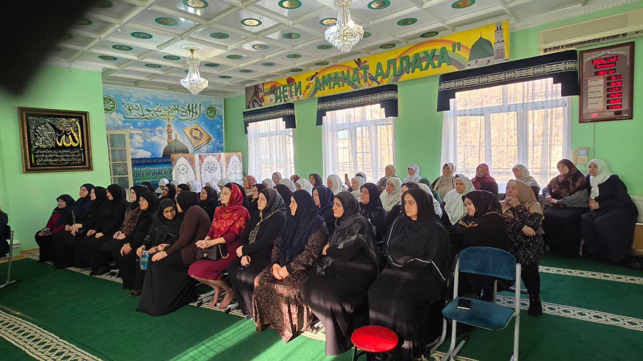 Заместитель председателя Комитета НС по национальной политике, вопросам общественных и религиозных объединений и межпарламентским связям Елена Ельникова встретилась с матерями и вдовами погибших участников СВО в рамках... Заместитель председателя Комитета НС по национальной политике, вопросам общественных и религиозных объединений и межпарламентским связям Елена Ельникова встретилась с матерями и вдовами погибших участников СВО в рамках...