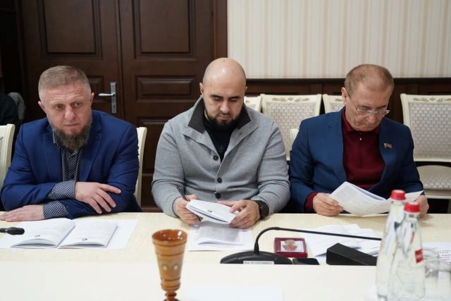 На 20-м заседании депутаты рассмотрели проект Устава городского округа «город Дербент» в новой редакции На 20-м заседании депутаты рассмотрели проект Устава городского округа «город Дербент» в новой редакции