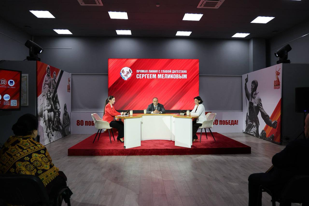 Тайны здания Правительства захотел узнать школьник из Махачкалы