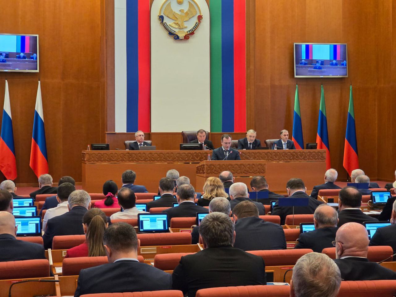 Депутаты также рассмотрели проект закона о бюджете ТФОМС РД на 2026 год и на плановый период 2027 и 2028 годов, внесение изменений в постановление НС РД «О Прогнозном плане (программе) приватизации государственного...