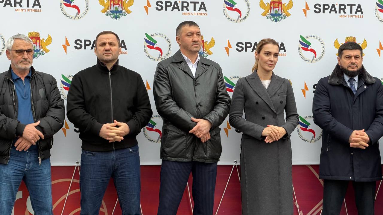 Эмилия Шахабутиновна: На главном стадионе Махачкалы состоялось знаковое спортивное событие — товарищеский матч по футболу с участием спортсменов-ампутантов и защитников Отечества Эмилия Шахабутиновна: На главном стадионе Махачкалы состоялось знаковое спортивное событие — товарищеский матч по футболу с участием спортсменов-ампутантов и защитников Отечества