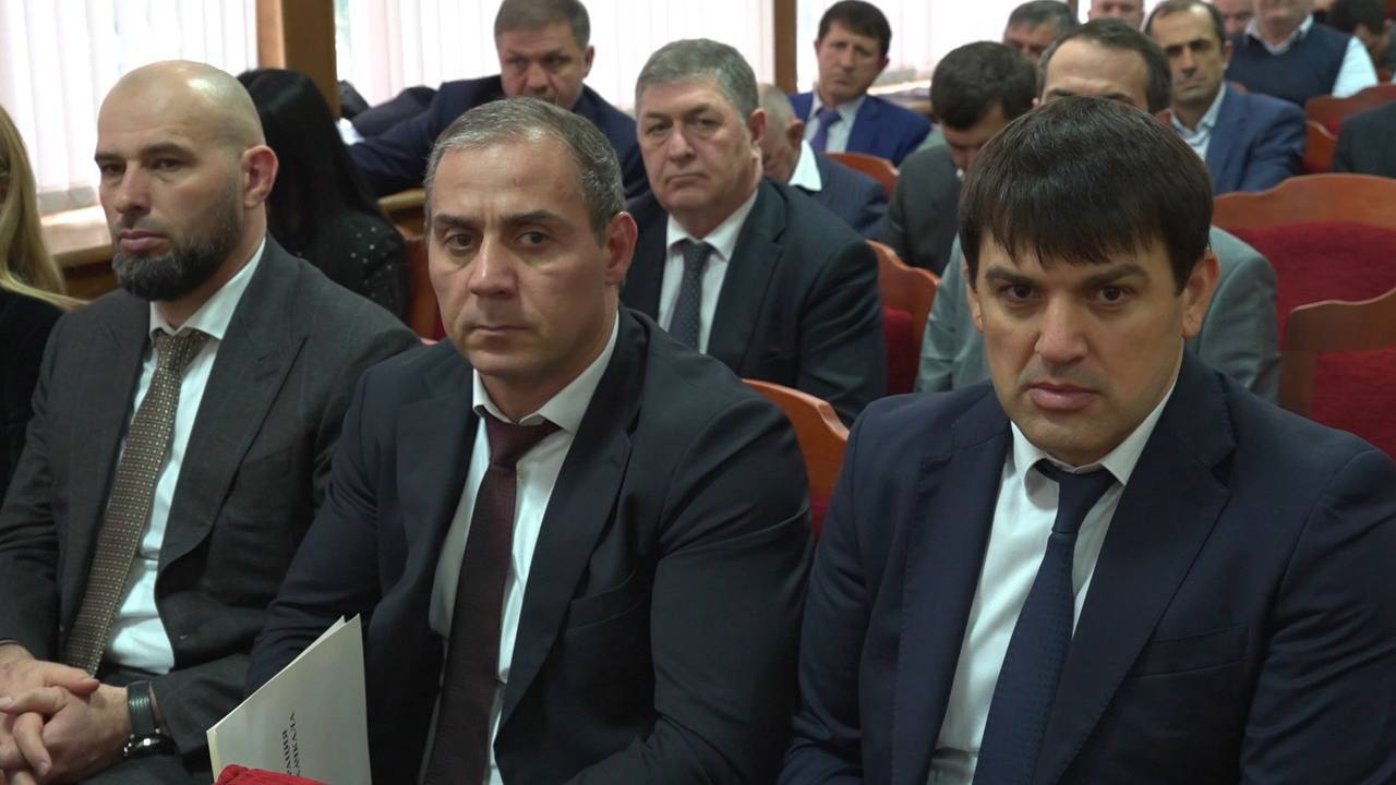В Махачкале состоялась очередная сессия Собрания депутатов 4-го созыва В Махачкале состоялась очередная сессия Собрания депутатов 4-го созыва