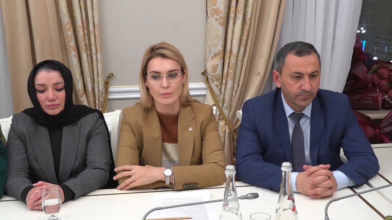 Джамбулат Салавов: Дорогие махачкалинцы!. Сегодня в администрации города состоялась особая встреча – мы чествовали активистов Комитета семей воинов Отечества Джамбулат Салавов: Дорогие махачкалинцы!. Сегодня в администрации города состоялась особая встреча – мы чествовали активистов Комитета семей воинов Отечества