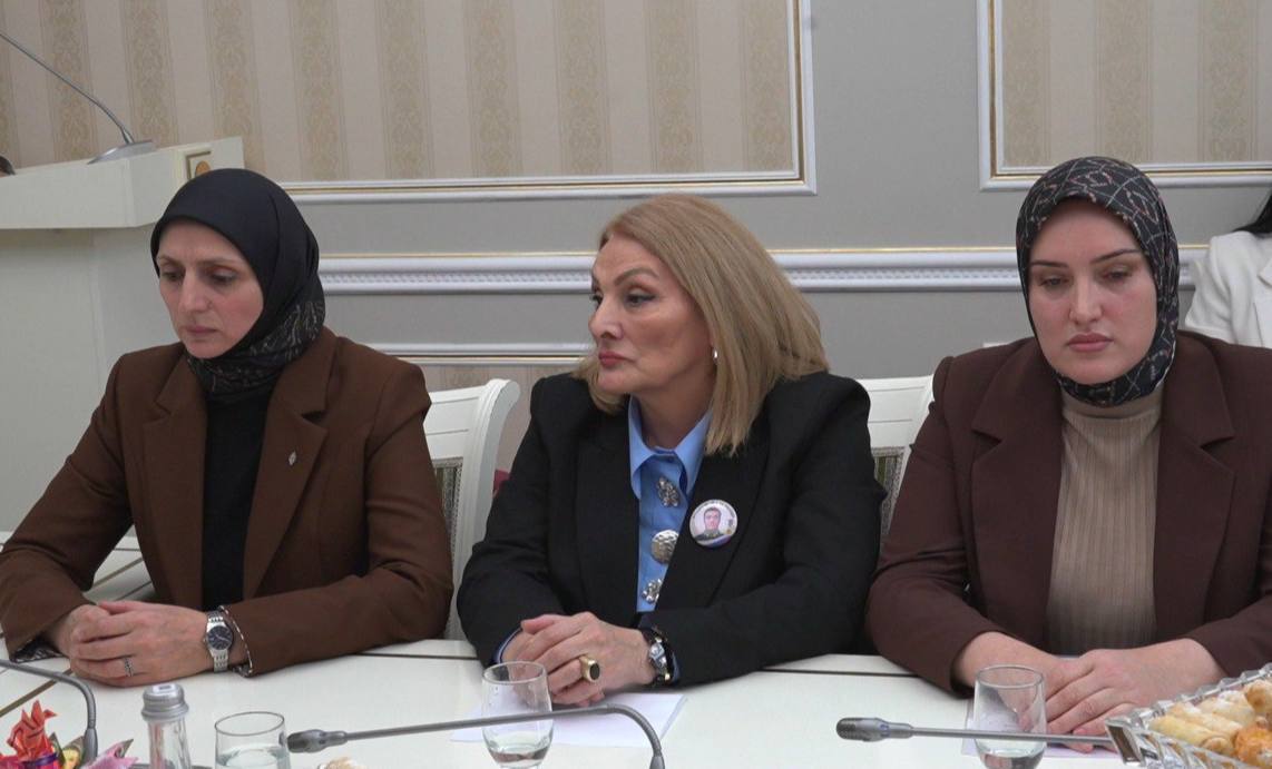 Джамбулат Салавов: Дорогие махачкалинцы!. Сегодня в администрации города состоялась особая встреча – мы чествовали активистов Комитета семей воинов Отечества Джамбулат Салавов: Дорогие махачкалинцы!. Сегодня в администрации города состоялась особая встреча – мы чествовали активистов Комитета семей воинов Отечества