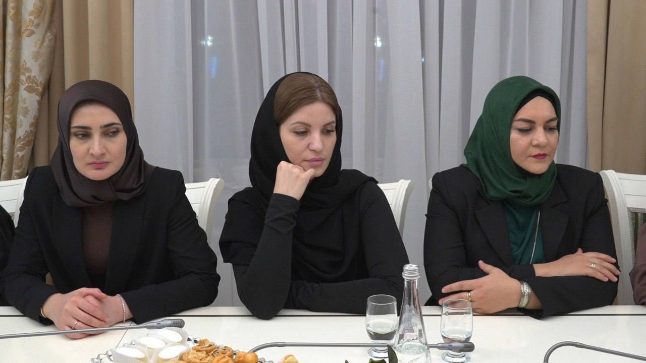 Джамбулат Салавов: Дорогие махачкалинцы!. Сегодня в администрации города состоялась особая встреча – мы чествовали активистов Комитета семей воинов Отечества Джамбулат Салавов: Дорогие махачкалинцы!. Сегодня в администрации города состоялась особая встреча – мы чествовали активистов Комитета семей воинов Отечества