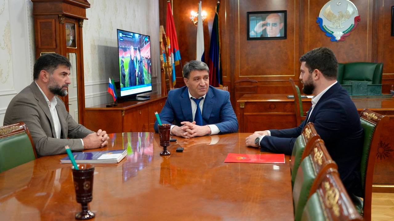 Джамбулат Салавов: Ассаламу алейкум, доброе утро уважаемые махачкалинцы!