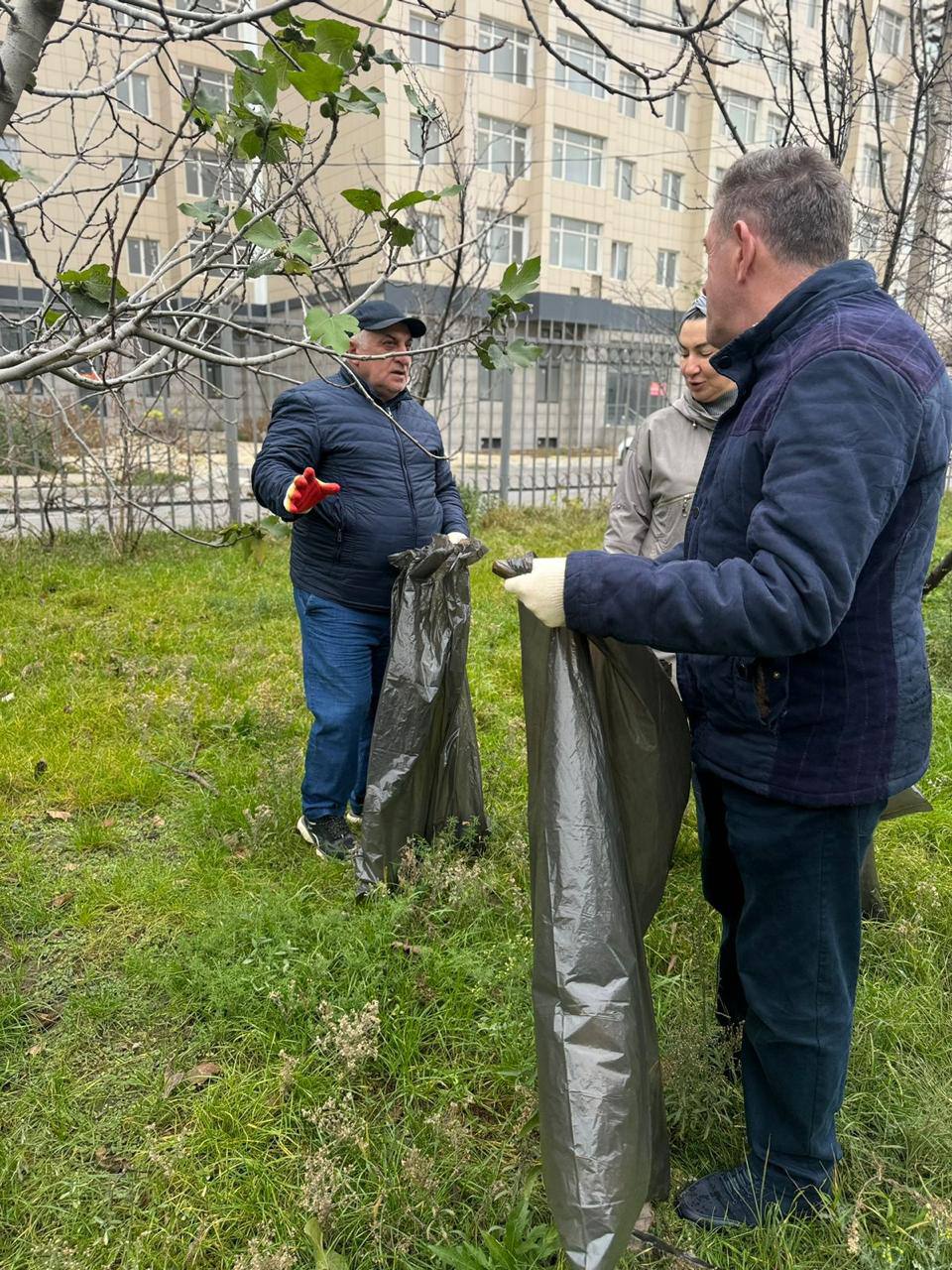 Редакция «Махачкалинских известий» также вышла на общегородской субботник Редакция «Махачкалинских известий» также вышла на общегородской субботник