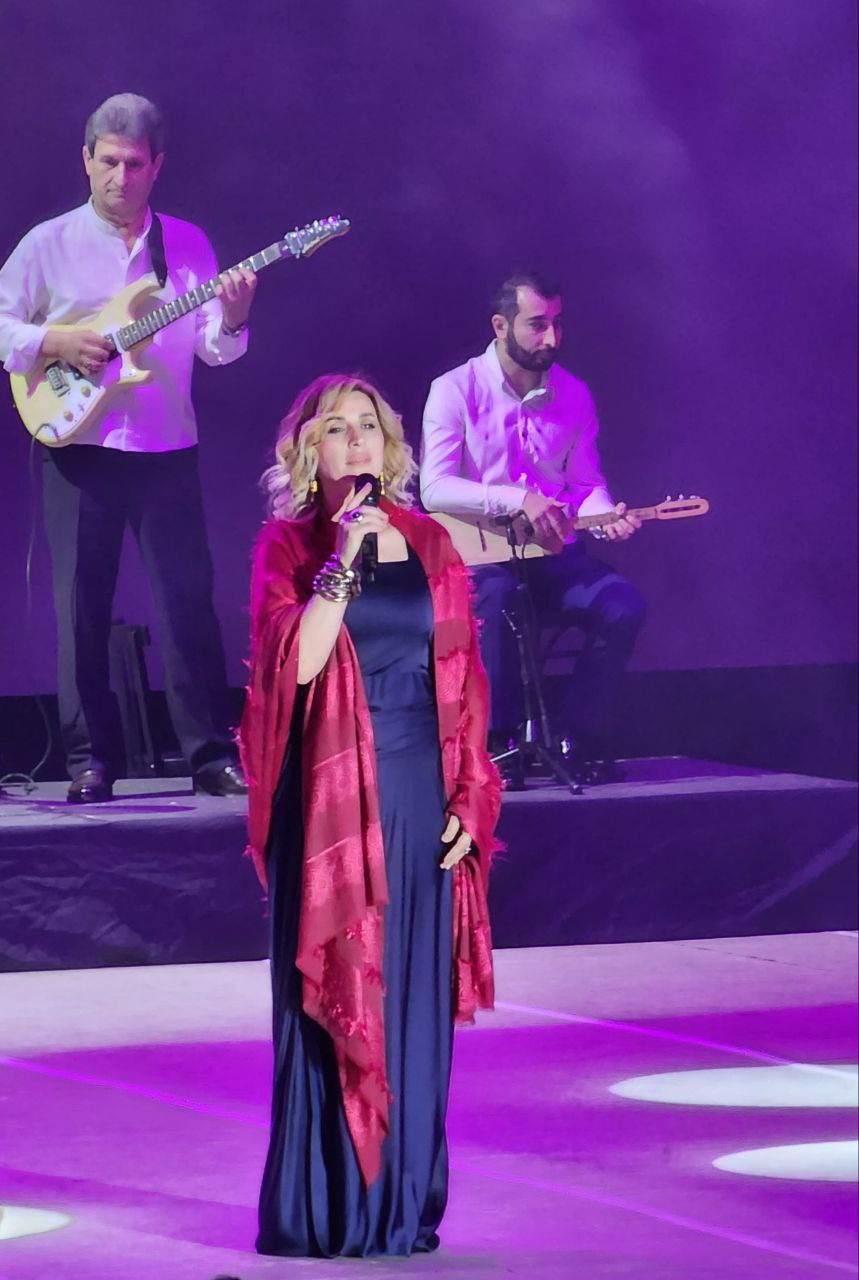 Праздничный концерт, посвященный 60-летнему юбилею народного артиста Дагестана Магомеда Абасова, при полном аншлаге прошел вчера в Большом зале Русского театра Праздничный концерт, посвященный 60-летнему юбилею народного артиста Дагестана Магомеда Абасова, при полном аншлаге прошел вчера в Большом зале Русского театра