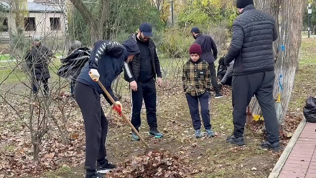 В столице продолжается общегородской субботник