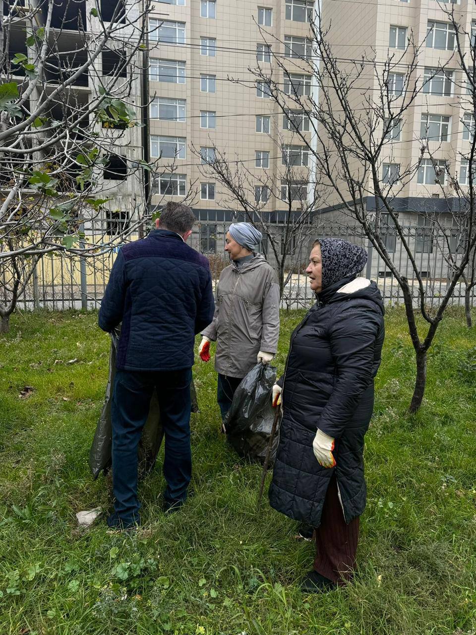 Редакция «Махачкалинских известий» также вышла на общегородской субботник Редакция «Махачкалинских известий» также вышла на общегородской субботник