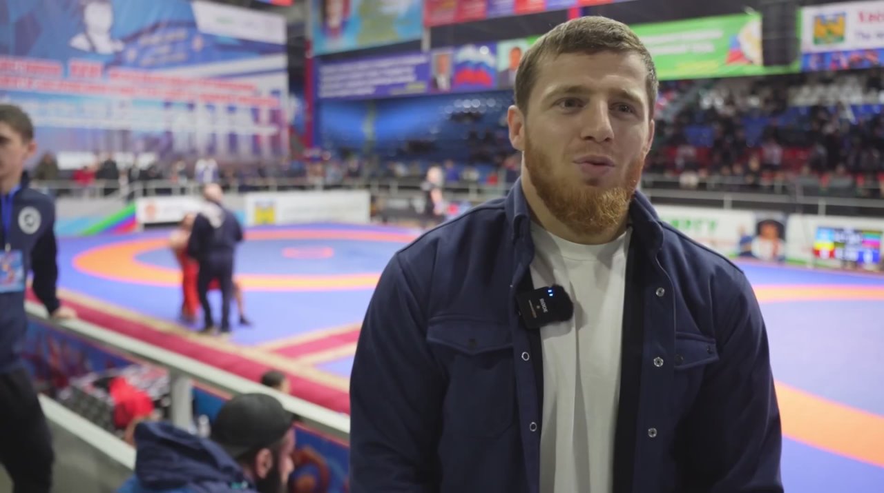 Чемпион Мира, двукратный чемпион Европы по вольной борьбе Ахмед Усманов прокомментировал международные соревнования в Хасавюрте