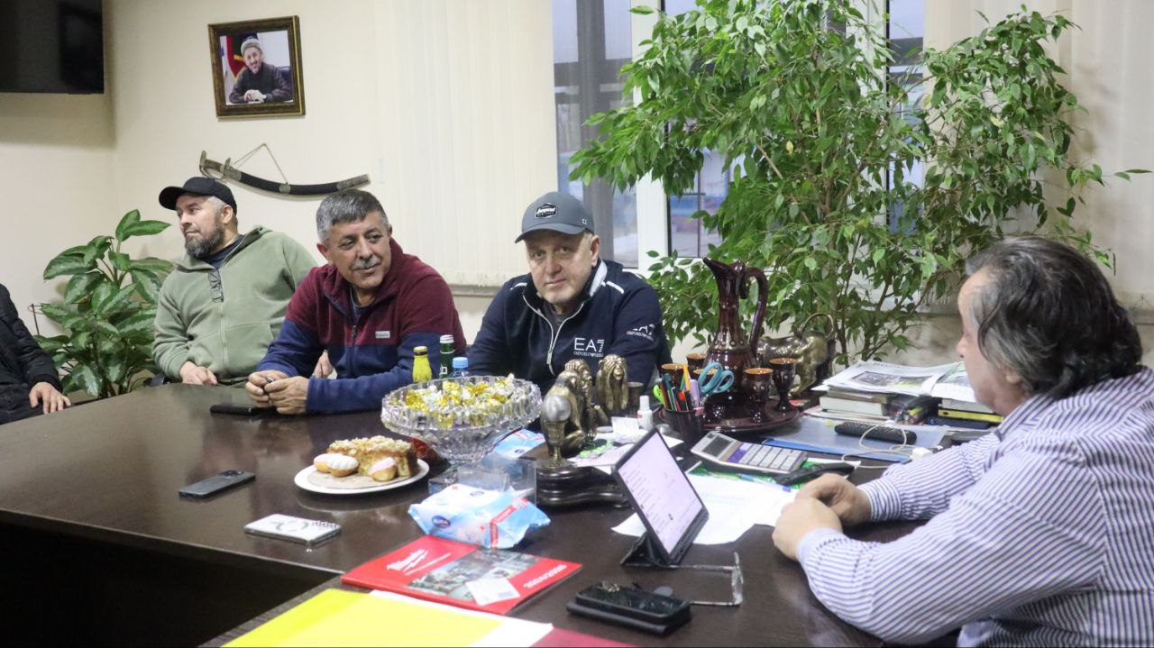 В преддверии Дня матери депутат НС РД Гаджи Биярсланов принял участие в мероприятии, состоявшемся в социально-реабилитационном центре Кизилюрта В преддверии Дня матери депутат НС РД Гаджи Биярсланов принял участие в мероприятии, состоявшемся в социально-реабилитационном центре Кизилюрта