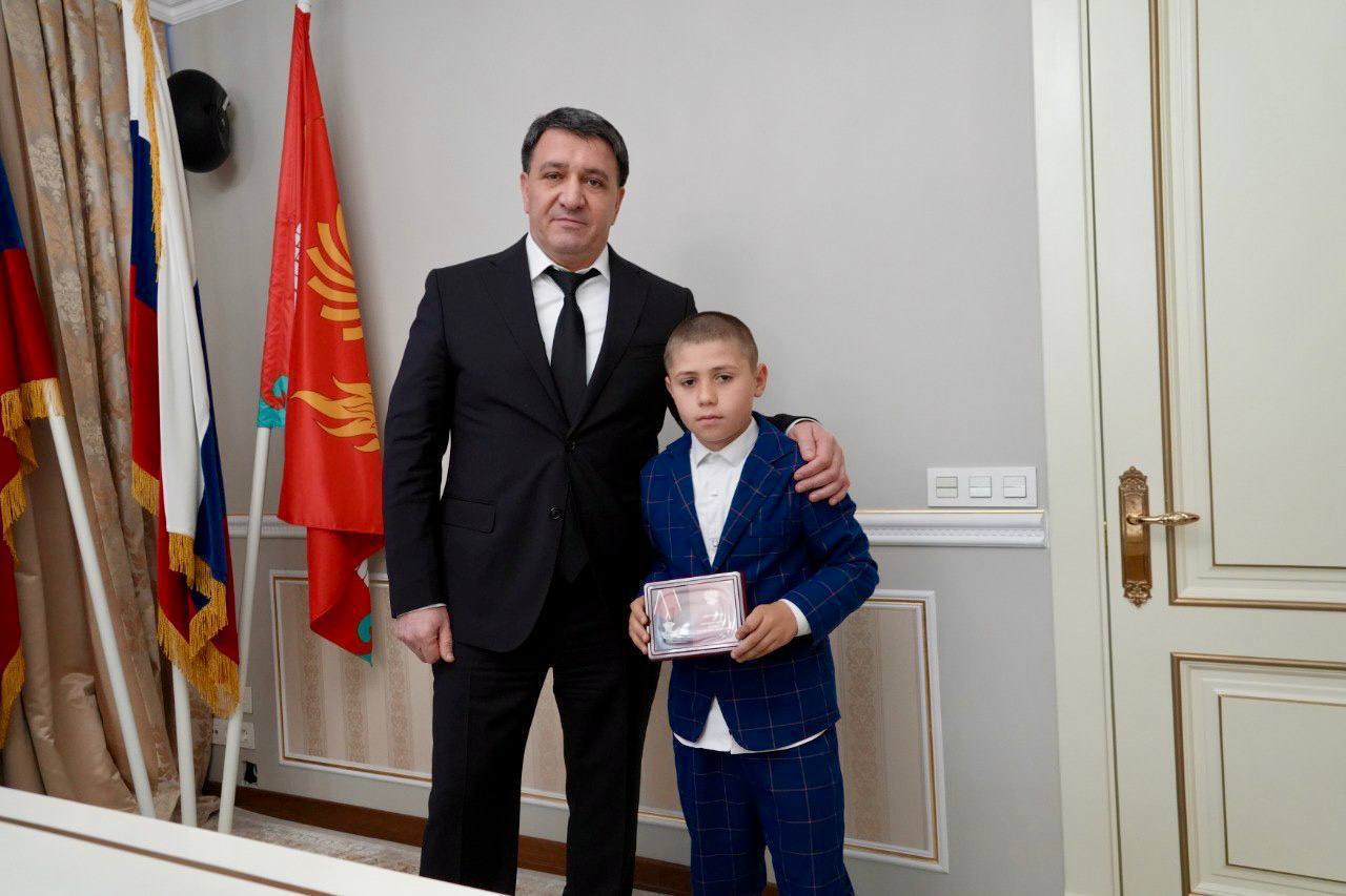 Джамбулат Салавов: Добрый вечер, дорогие махачкалинцы! Джамбулат Салавов: Добрый вечер, дорогие махачкалинцы!