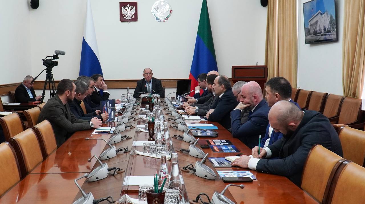 Прямо сейчас: Развитие беспилотных авиационных систем обсуждают в Правительстве Дагестана