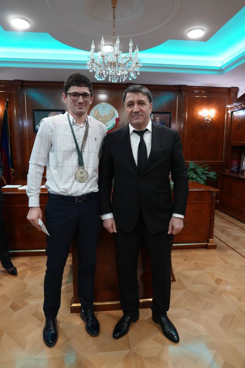 Глава Махачкалы награждён благодарностью Паралимпийского комитета России Глава Махачкалы награждён благодарностью Паралимпийского комитета России