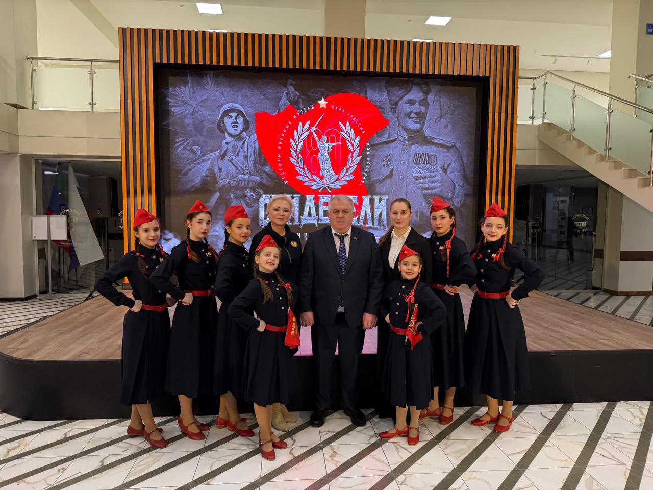 Председатели комитетов НС РД Елена Павлюченко и Мурат Пайзулаев посетили открытие мультимедийной выставки «Свидетели Великой Победы», которое прошло в Историческом парке «Россия – моя история» Председатели комитетов НС РД Елена Павлюченко и Мурат Пайзулаев посетили открытие мультимедийной выставки «Свидетели Великой Победы», которое прошло в Историческом парке «Россия – моя история»