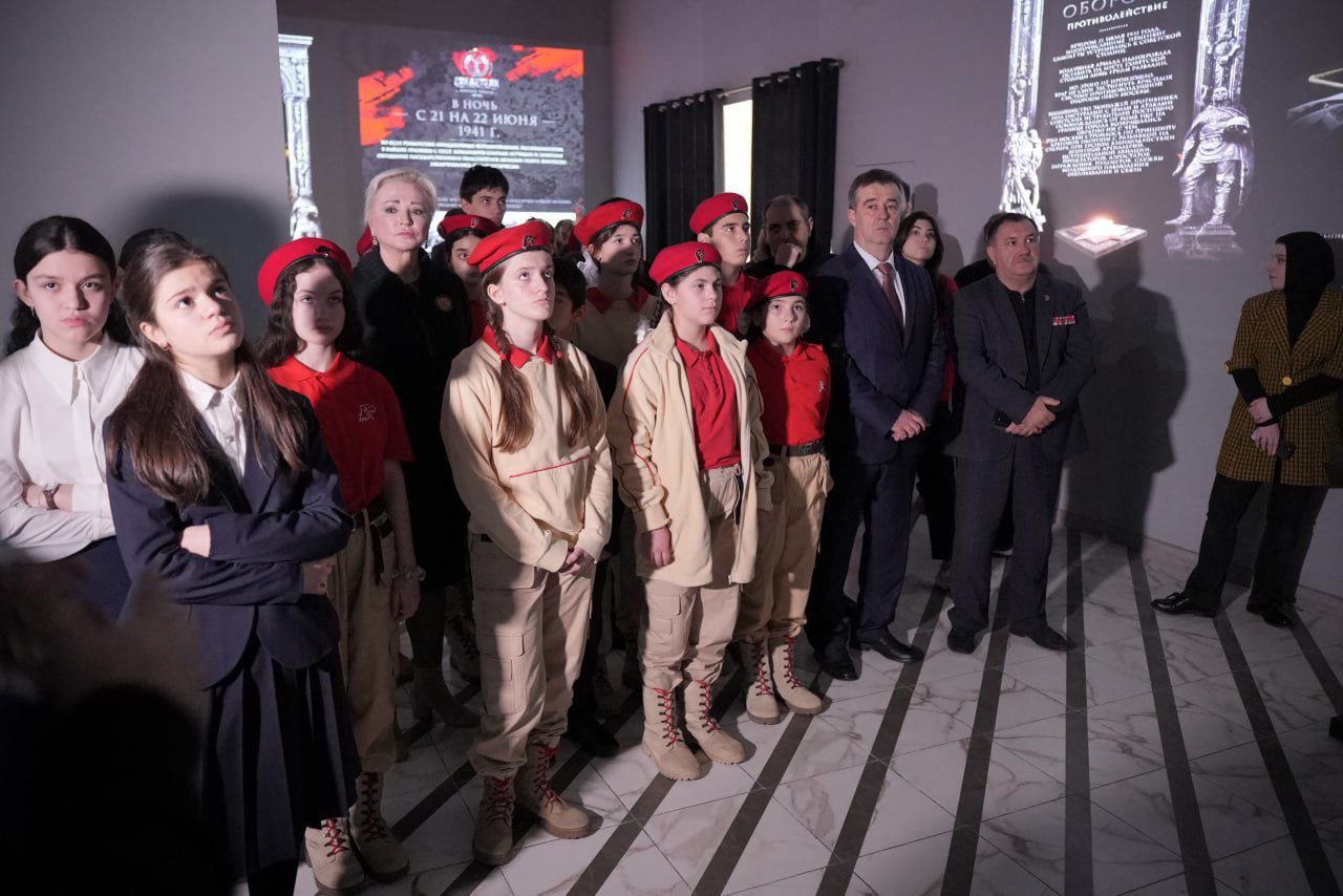 Председатели комитетов НС РД Елена Павлюченко и Мурат Пайзулаев посетили открытие мультимедийной выставки «Свидетели Великой Победы», которое прошло в Историческом парке «Россия – моя история» Председатели комитетов НС РД Елена Павлюченко и Мурат Пайзулаев посетили открытие мультимедийной выставки «Свидетели Великой Победы», которое прошло в Историческом парке «Россия – моя история»