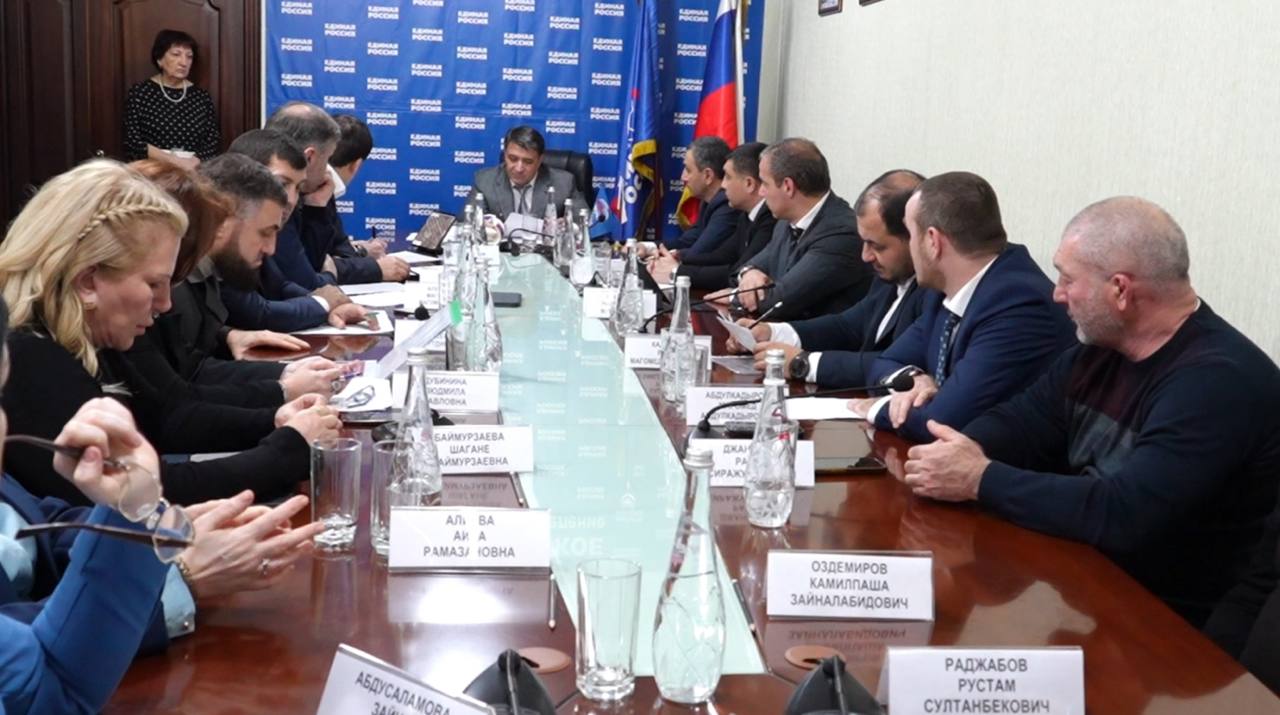 4Тимур Раджабов, дядя Тамины Исакаевой — медсестры и участницы СВО, обратился на прием граждан к главе г. Махачкалы Джамбулату Салавову с просьбой о проведении капитального ремонта улицы 4Тимур Раджабов, дядя Тамины Исакаевой — медсестры и участницы СВО, обратился на прием граждан к главе г. Махачкалы Джамбулату Салавову с просьбой о проведении капитального ремонта улицы