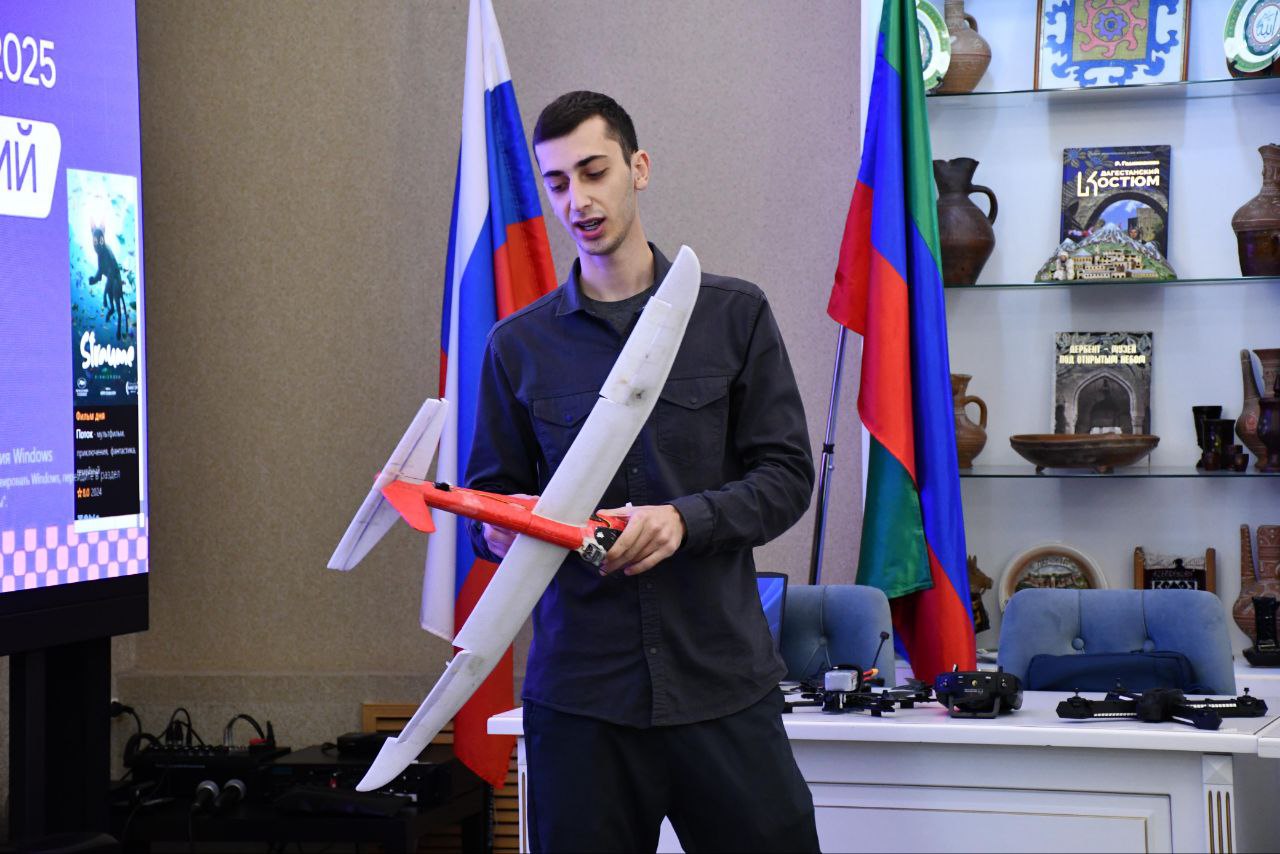 В Центральной модельной библиотеке прошел мастер-класс по робототехнике и сенсорике