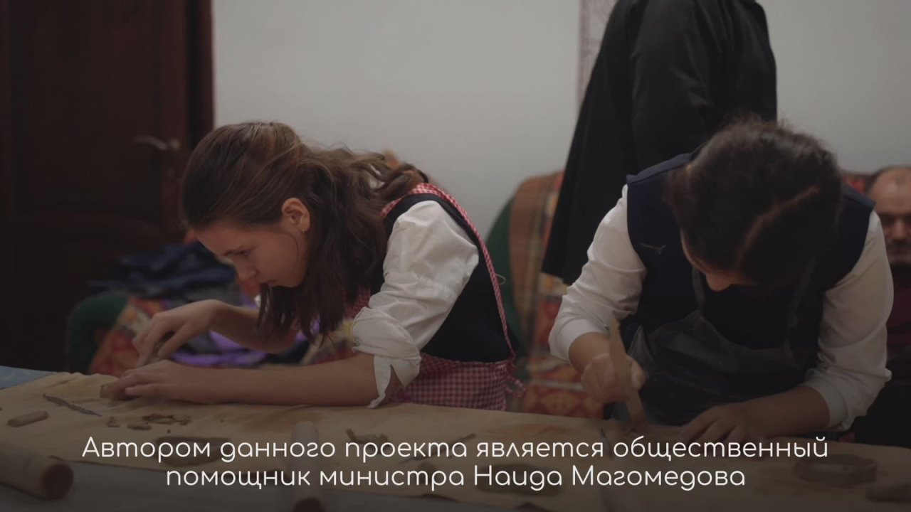 Заур Эминов посетил мастерскую для людей с ОВЗ