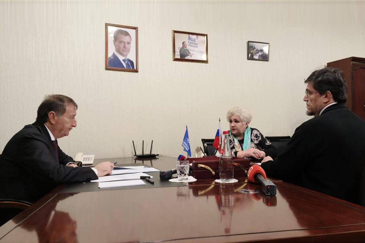 Заур Аскендеров провел прием граждан Заур Аскендеров провел прием граждан