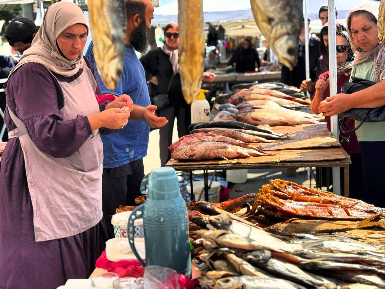 В Махачкале проходит рыбная и сельскохозяйственная ярмарка