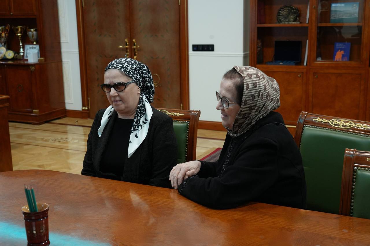 Джамбулат Салавов: Уважаемые махачкалинцы!. Сегодня на личном приёме ко мне обратилась Маржана Мустафаева, представительница общества слепых, с просьбой о содействии в трудоустройстве её внучки Джамбулат Салавов: Уважаемые махачкалинцы!. Сегодня на личном приёме ко мне обратилась Маржана Мустафаева, представительница общества слепых, с просьбой о содействии в трудоустройстве её внучки