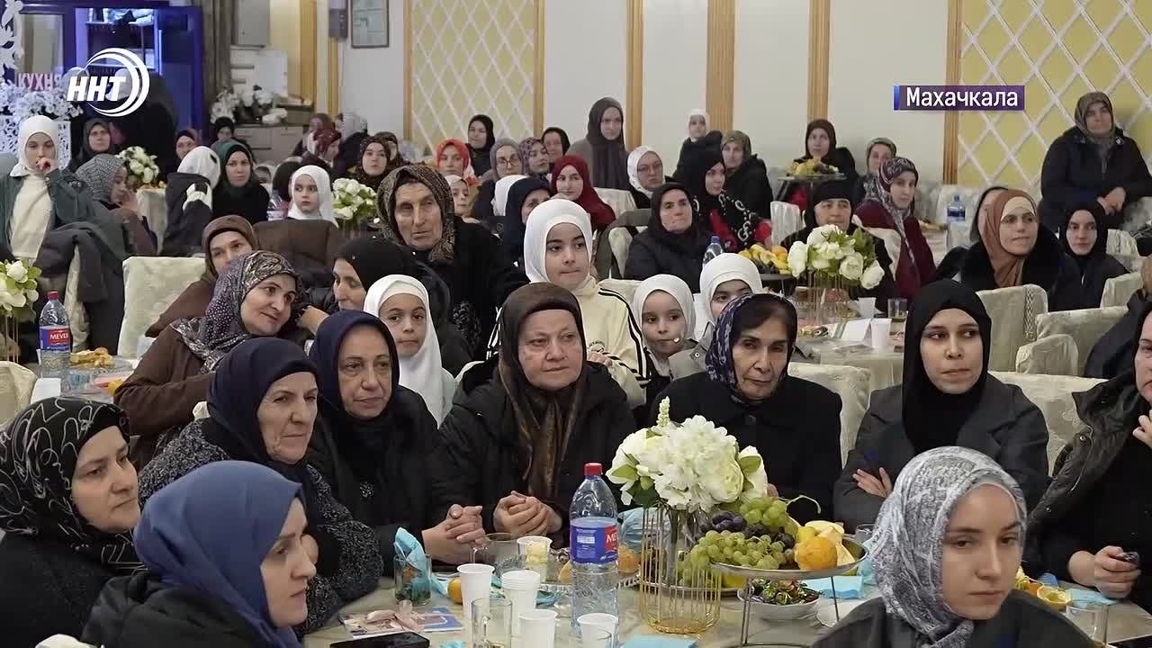 Материнство в Исламе. В поселке Ленинкент прошёл женский маджлис, посвящённый одной из самых важных тем в Исламе — теме материнства