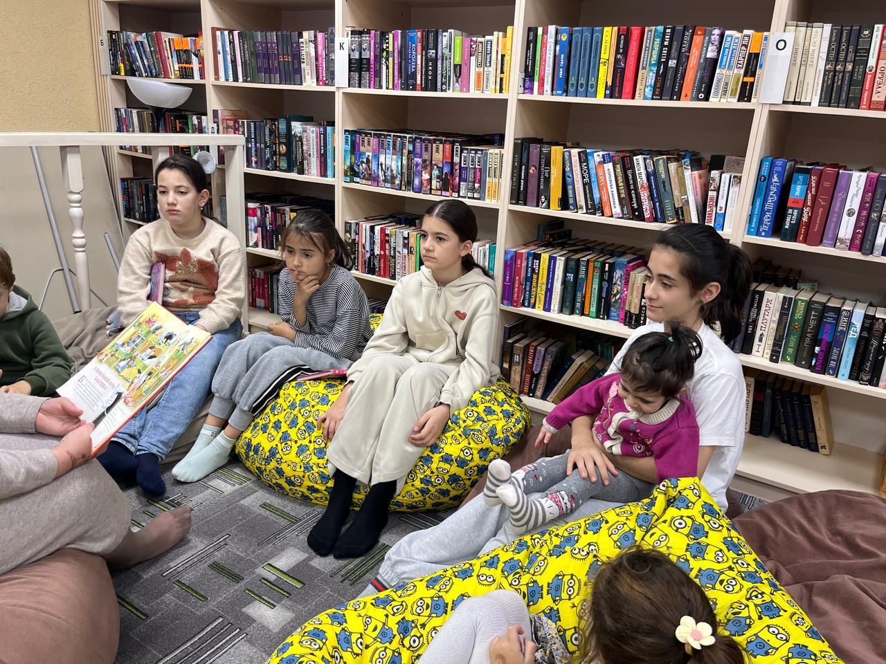 В Центральной модельной библиотеке ЦБС им. Ф. Алиевой состоялось мероприятие в рамках проекта "В гостях у сказки" В Центральной модельной библиотеке ЦБС им. Ф. Алиевой состоялось мероприятие в рамках проекта "В гостях у сказки"