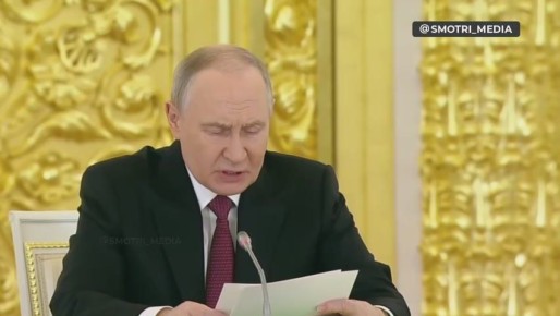 Принятых мер в сфере демографии недостаточно, рождаемость продолжает снижаться, — Путин