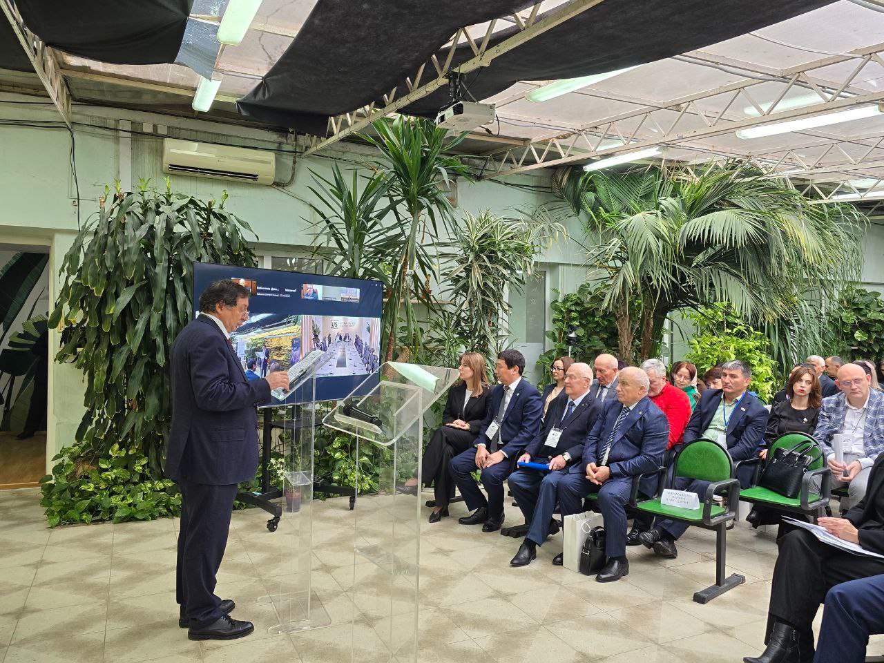 Депутаты НС РД Муртазали Рабаданов, Дайтбек Сайпов и Алимурад Гаджиев приняли участие в работе первого Международного экологического форума Прикаспийских государств, открывшегося 8 декабря, на площадке ДГУ