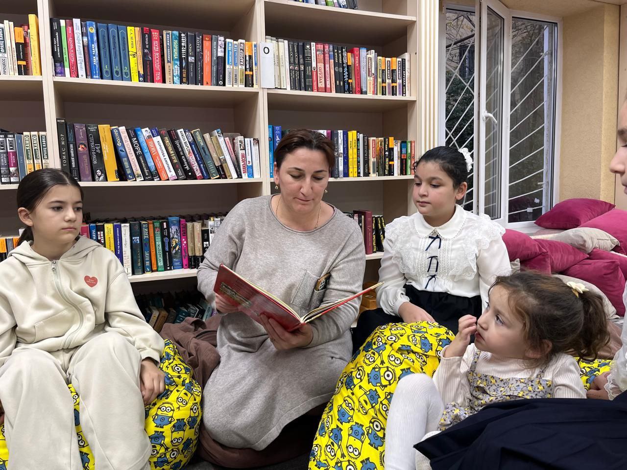 В Центральной модельной библиотеке ЦБС им. Ф. Алиевой состоялось мероприятие в рамках проекта "В гостях у сказки" В Центральной модельной библиотеке ЦБС им. Ф. Алиевой состоялось мероприятие в рамках проекта "В гостях у сказки"