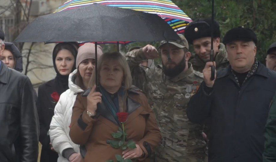 В Каспийске отметили День Героев Отечества В Каспийске отметили День Героев Отечества