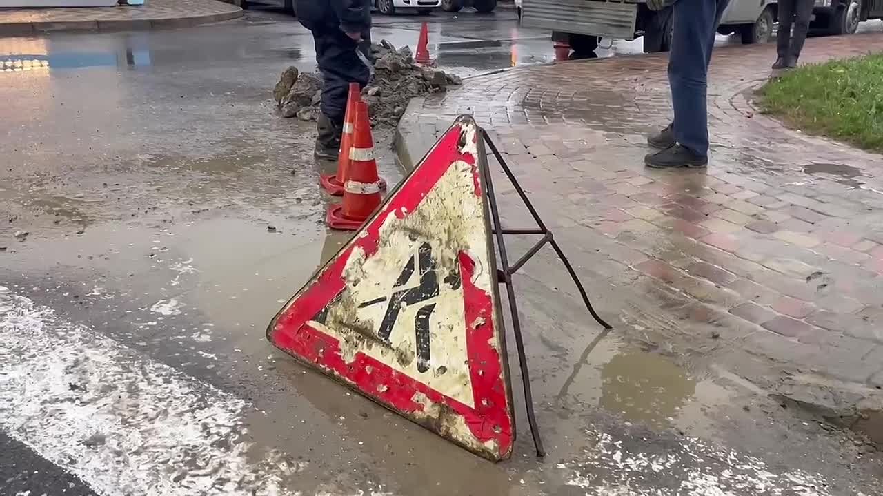 В Махачкале работники МБУ «Благоустройство» провели монтажные работы по установке пандусов по улице Ирчи Казака, 7 и 1в