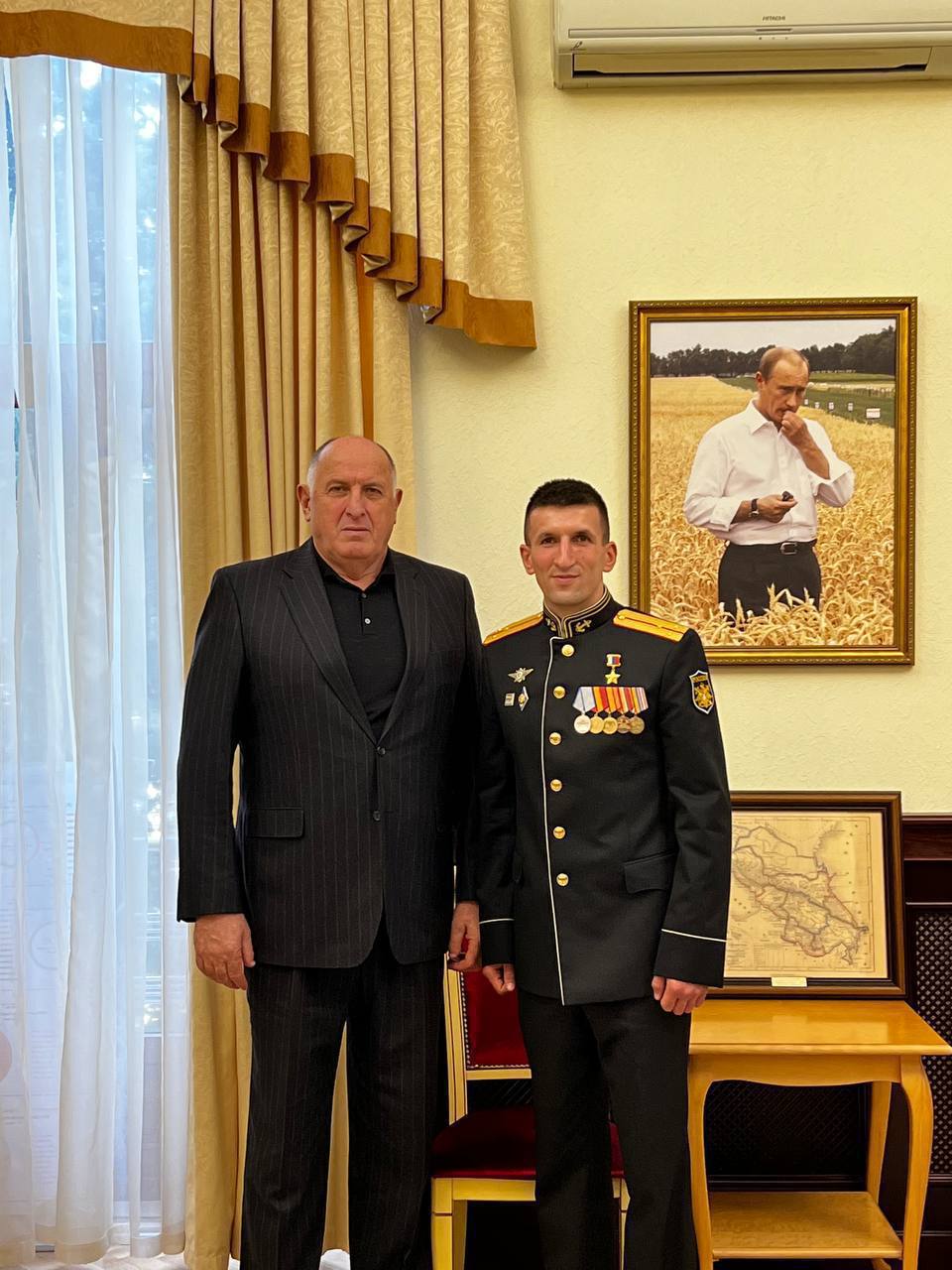 Абдулмуслим Абдулмуслимов поздравил дагестанцев с Днём Героев Отечества Абдулмуслим Абдулмуслимов поздравил дагестанцев с Днём Героев Отечества