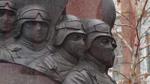 Джамбулат Салавов: Уважаемые махачкалинцы!. Сегодня мы отмечаем День Героев Отечества — день, который невозможно воспринимать просто как дату в календаре