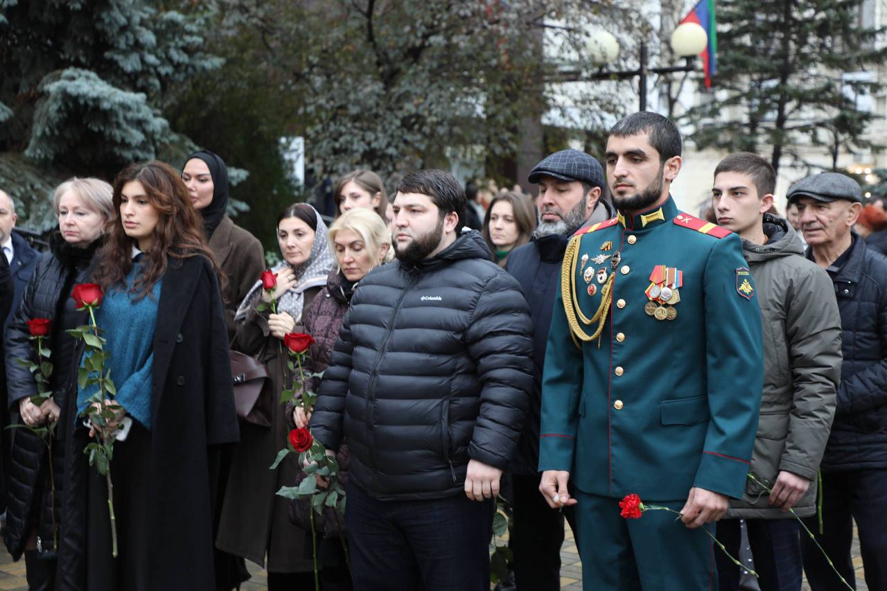 Абдулмуслим Абдулмуслимов:«Дагестанцы - в числе первых героев на всех полях сражения» Абдулмуслим Абдулмуслимов:«Дагестанцы - в числе первых героев на всех полях сражения»